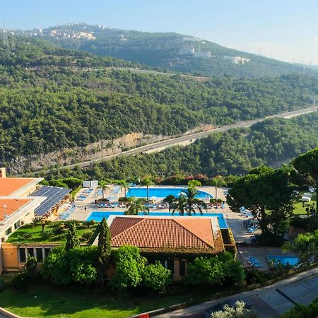 Country Lodge Hotel & Resort Бейрут Екстер'єр фото