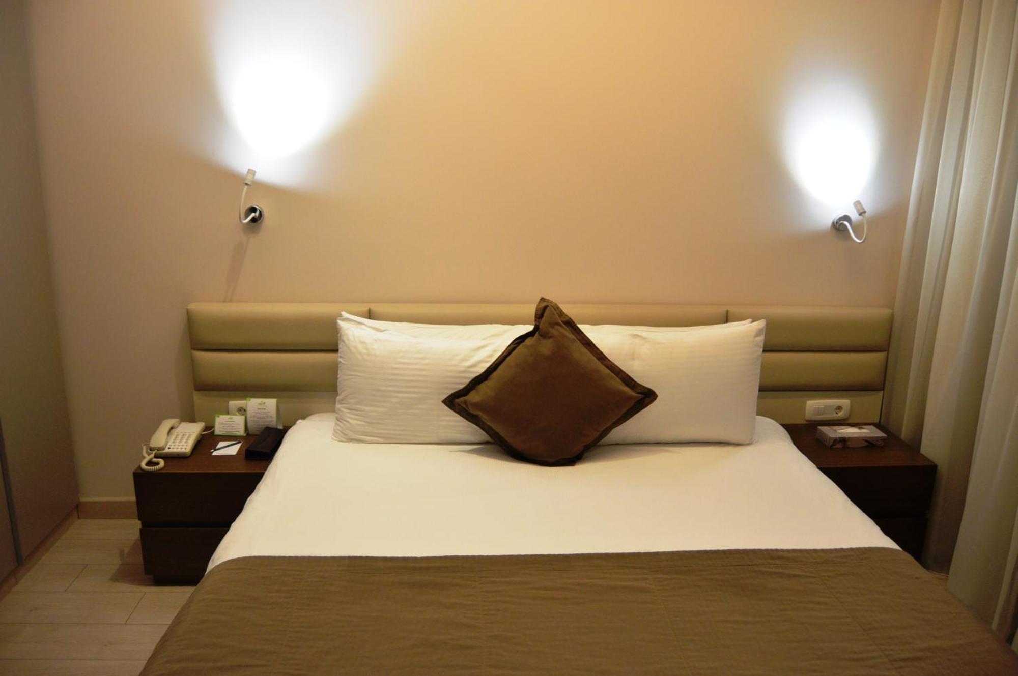 Country Lodge Hotel & Resort Бейрут Номер фото