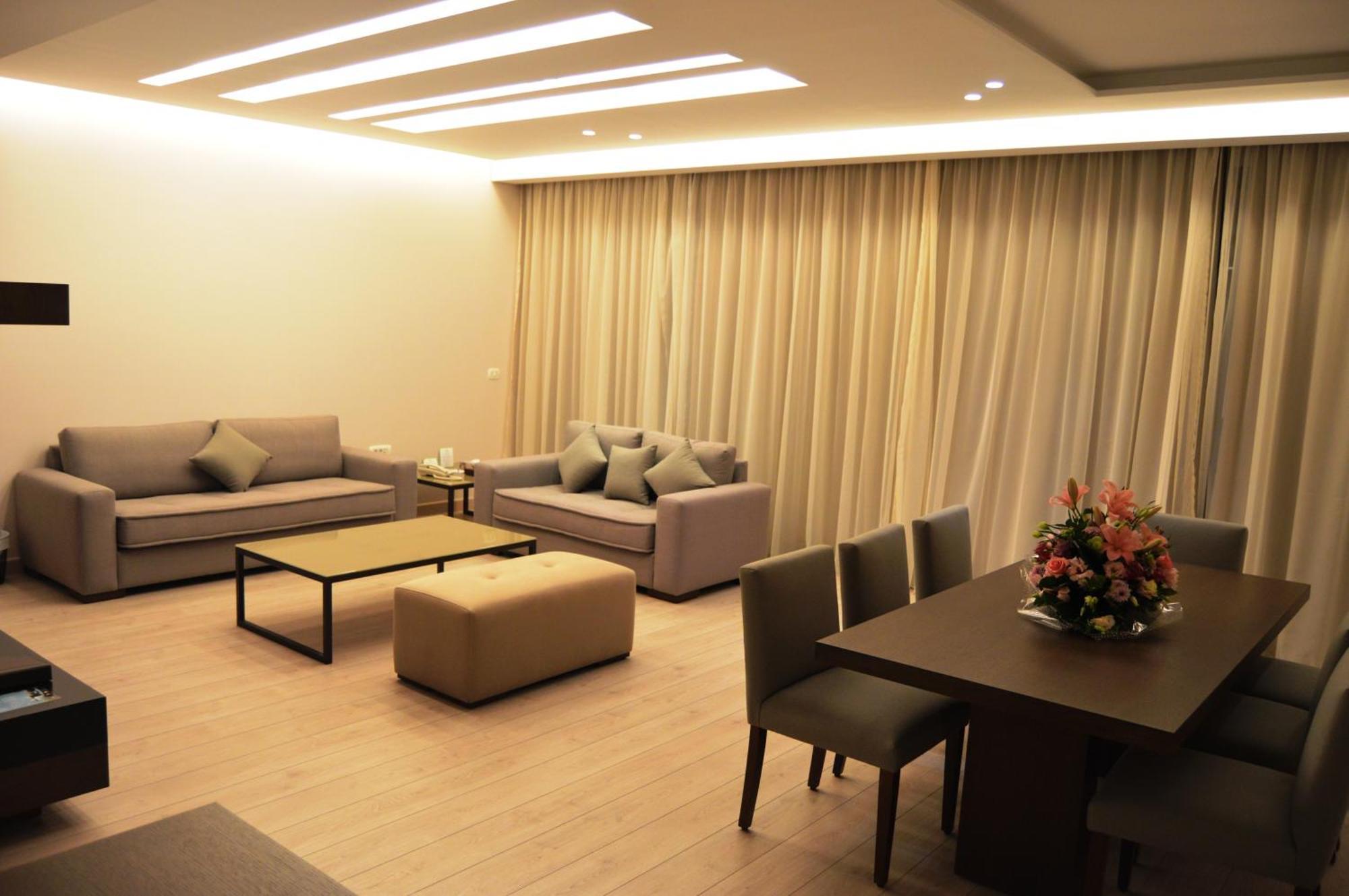 Country Lodge Hotel & Resort Бейрут Номер фото