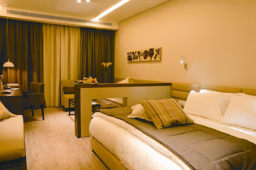 Country Lodge Hotel & Resort Бейрут Екстер'єр фото